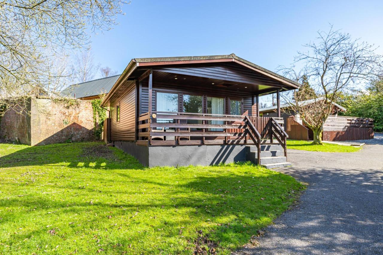Bluebell Lodge 7 With Hot Tub Ньютон Стюарт Экстерьер фото